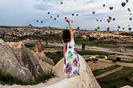 Yulia Ch. catches an air balloon