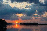 Сентябрь, солнце садится в Оку