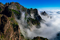 The path to Pico Ruivo